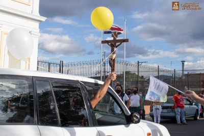 Fieles celebraron peregrinación en caravana en honor al Cristo Negro