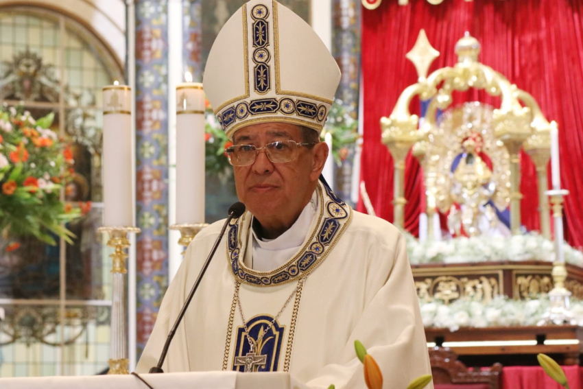 La coronación de la Virgen: un gesto simbólico de devoción y amor