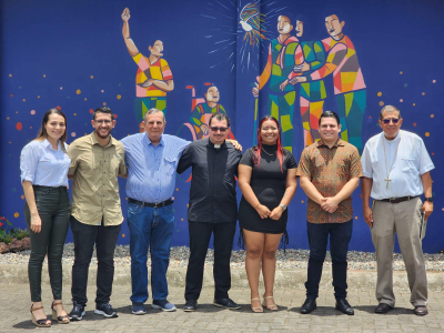 Mural sobre valores embellece la parroquia de Gu&aacute;piles