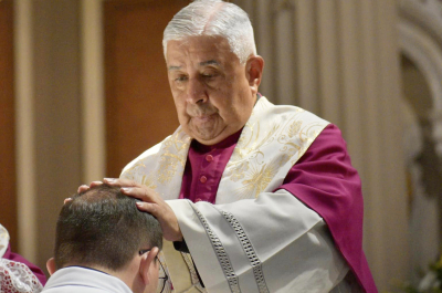 El Padre Mungu&iacute;a sirve en la Parroquia Nuestra Se&ntilde;ora de El Carmen, en San Jos&eacute;, es can&oacute;nigo de la Catedral Metropolitana, consejero espiritual y colaborador del Eco Cat&oacute;lico, entre otras cosas.