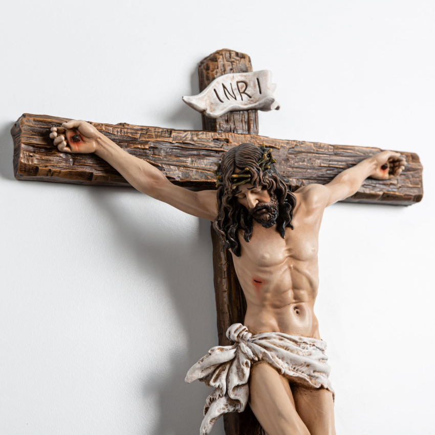 No exaltamos la crueldad de la cruz, sino el Amor clavado en ella
