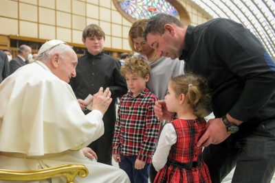 Catequesis del Papa: La adopción: actitud generosa y hermosa