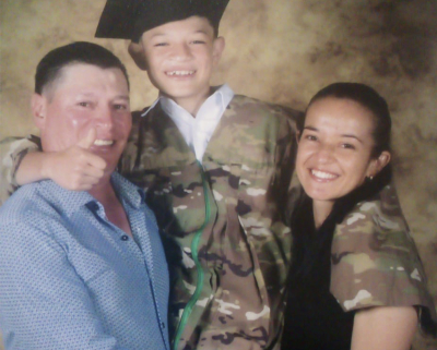 Jos&eacute; Juli&aacute;n y sus padres.