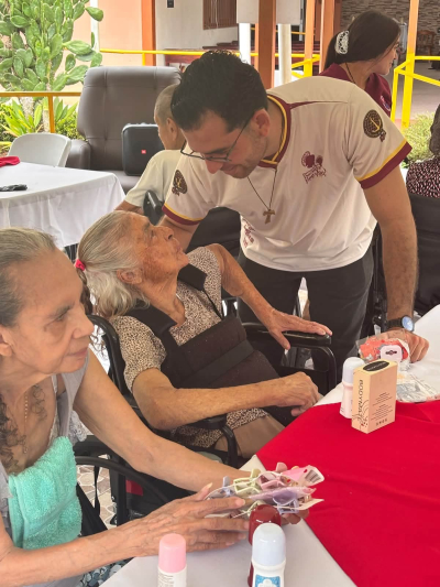 Seminaristas salieron de las aulas para ir a misionar