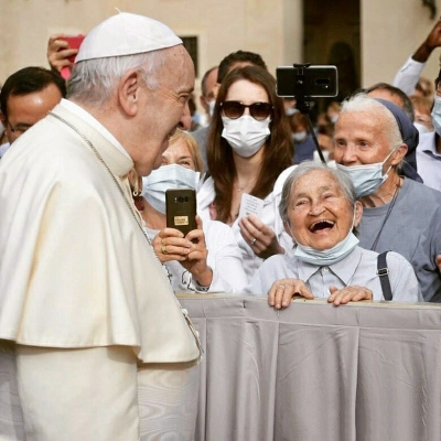 El Papa, feliz, de nuevo con el pueblo