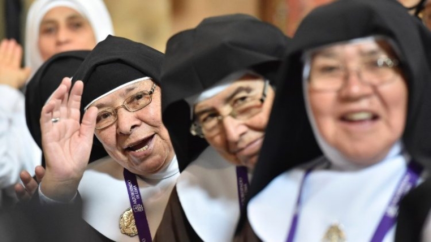 Consagrados al Amor y al Servicio