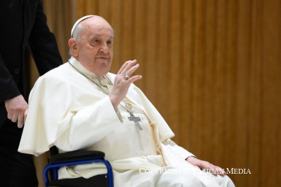 El Papa Francisco se realiza exámenes médicos