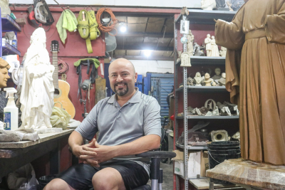 Imaginero costarricense: "Una obra repercute en el alma de quien la ve"