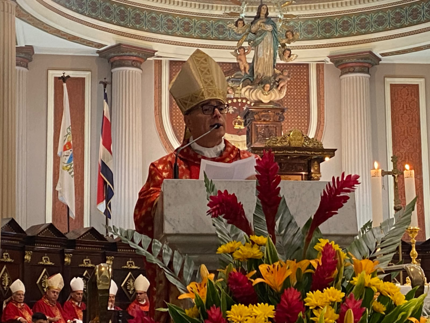 Iglesia celebró el Día del Papa