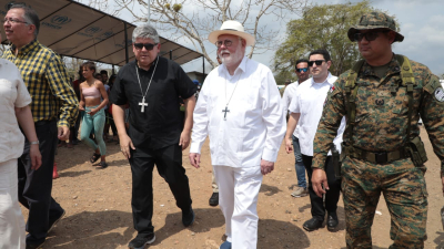 Mons. Gallagher visit&oacute; el Centro de Acogida en compa&ntilde;&iacute;a del Nuncio Apost&oacute;lico en Panam&aacute;, Mons. Dagoberto Campos Salas.