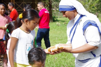 "Los ni&ntilde;os son una riqueza para la humanidad y para la Iglesia"