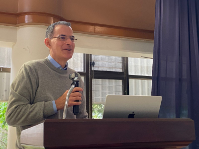 El Dr. Rafael Luciani, venezolano, es doctor en teolog&iacute;a por la Pontificia Universidad Gregoriana de Roma