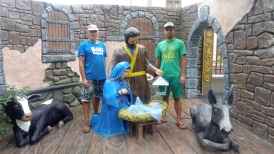 Stanislav y su padre Vladimir Tkachenko llevan más de cuatro meses trabajando en este pasito.