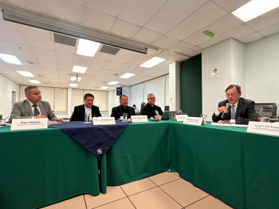 Arzobispo facilita di&aacute;logo entre sectores y Banco Central