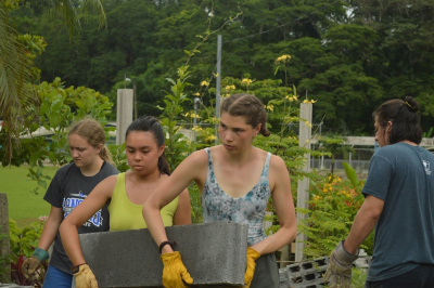 El templo que ayudan a construir se convertir&aacute; en la Filial de Santa Luc&iacute;a, Parroquia San Juan Bautista. 