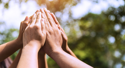 La sinodalidad es una dimensi&oacute;n constitutiva de la Iglesia, que invita a vivirla como hermanos que dan testimonio de la alegr&iacute;a del Evangelio.