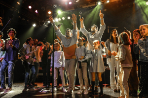Hakuna utiliza la música para acercar a los jóvenes al Señor.