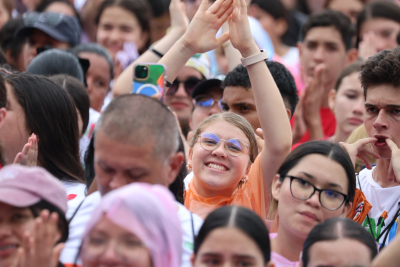 J&oacute;venes que viven por Cristo