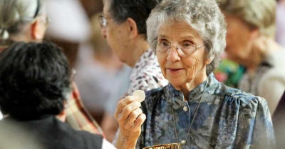 El Papa oficializa servicio de las mujeres a la Palabra y el altar