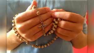 El Santo Rosario, beneficios espirituales y para la salud mental