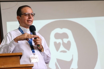 El Padre Luis Aguilar fue ordenado en el 2009.