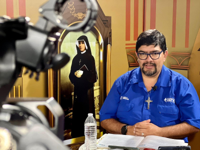 Hace 19 a&ntilde;os Douglas comenz&oacute; a trabajar en Radio Fides