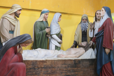 Este conjunto representa la Puesta en el Sepulcro de Nuestro Se&ntilde;or.