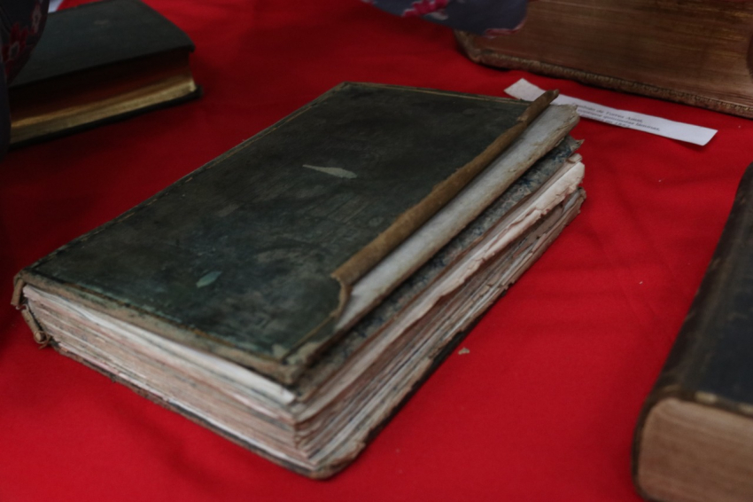 En busca de la Biblia más antigua de Costa Rica