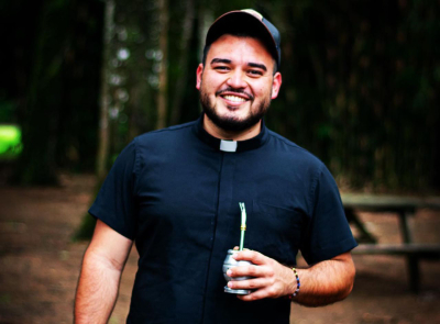 Rogelio aconseja a los j&oacute;venes buscar la alegr&iacute;a plena en la donaci&oacute;n de la propia vida a los dem&aacute;s.