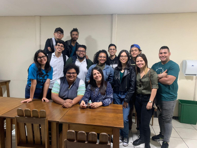 La mayor&iacute;a de los servidores son j&oacute;venes.