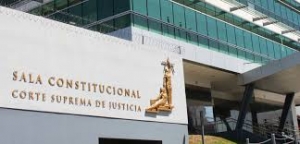 Interponen acción de inconstitucionalidad contra decreto que obliga a funcionarios a participar de cursos LGTBI