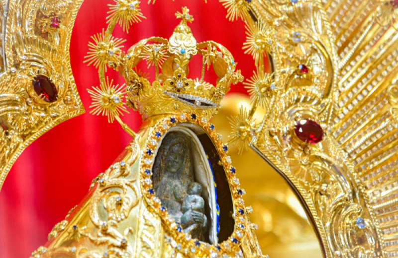 Invitan a ofrendar el próximo vestido de la Patrona Nacional