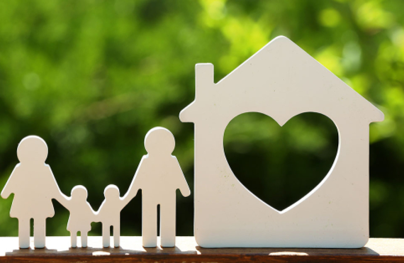 En casa se educa; en la escuela y el colegio se capacita