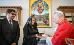Presidenta invita al Papa a visitar nuestro país